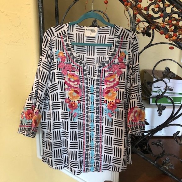 Bella Floral Embroidered Slv Top main image 0